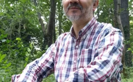 Şair Lale Müldür: Şiirle iştigal etmesem ölürdüm