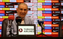 A Milli Kadın Futbol Takımı Teknik Direktörü Necla Güngör Kıragası: Mutlaka play-off’ta olacağız