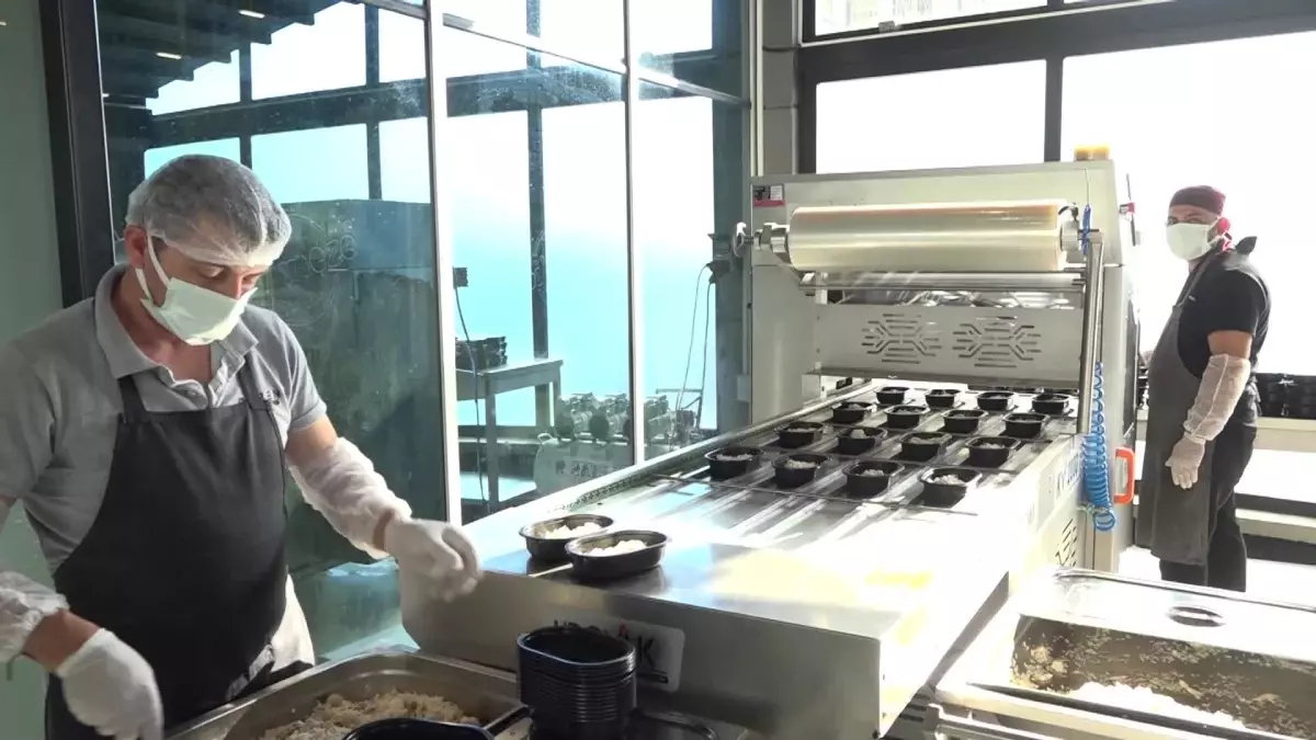 Çankaya Belediyesi’nden Sıcak Öğle Yemeği Uygulaması
