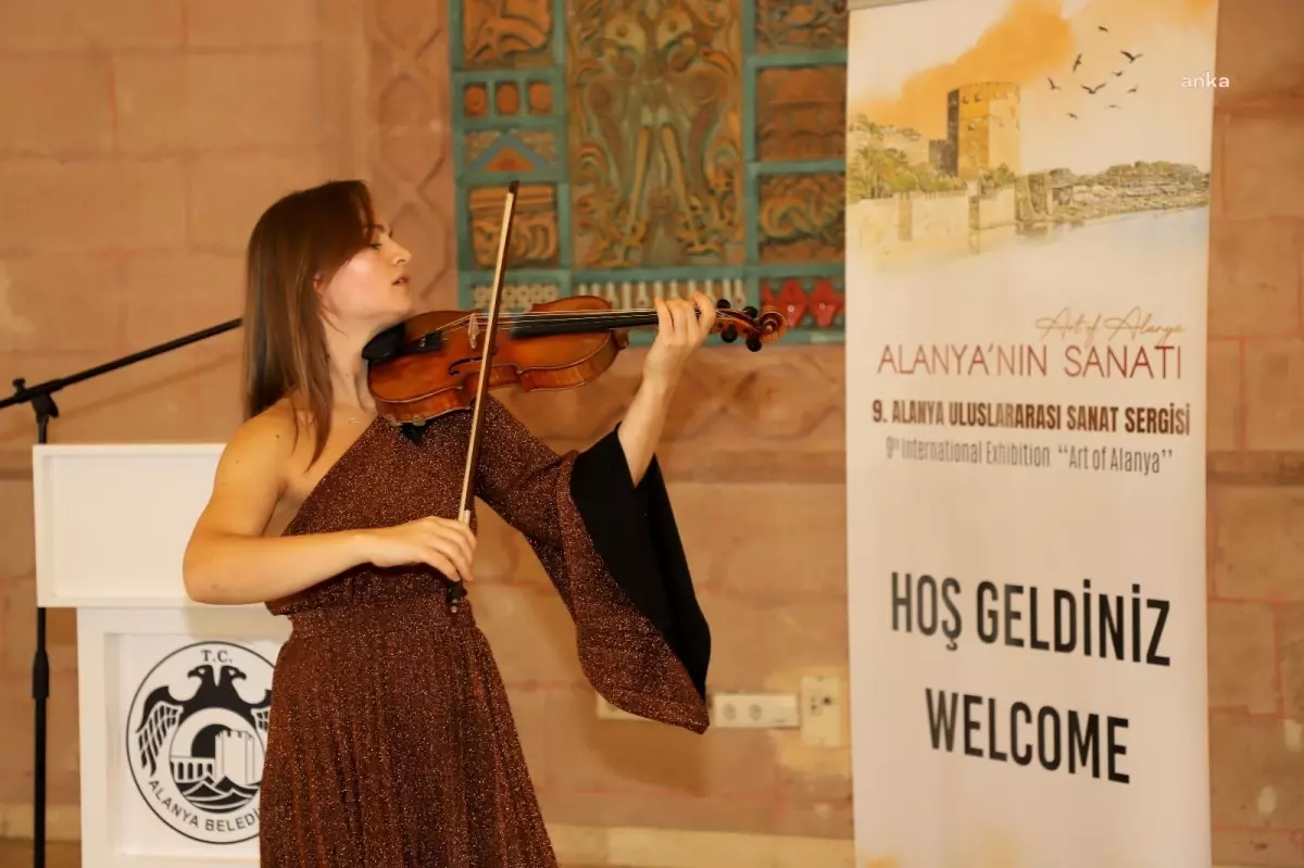 Alanya’da 9. Uluslararası Sanat Sergisi Açıldı
