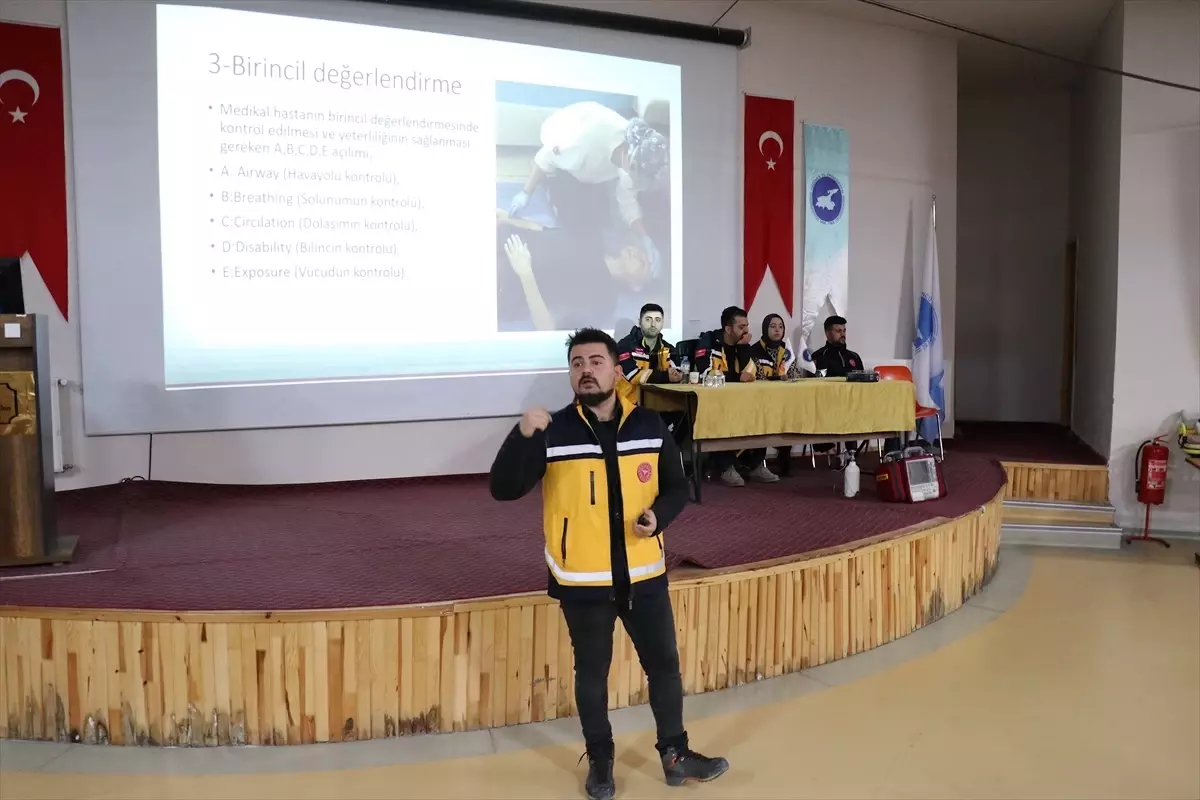 Acil Sağlık Hizmetleri Eğitimi Van’da