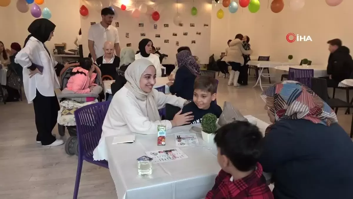 Kütahya’da Engelsiz Kafe İlgi Gördü